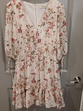 Taylor Floral V-Neck Cream Floral Dress